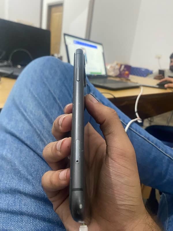 iPhone 11 64GB Waterpack 2