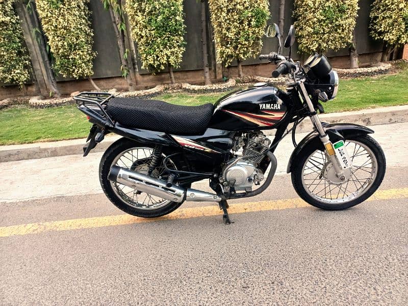 yamaha ybr Z  2017 end model total  original 26000 km driven only 0