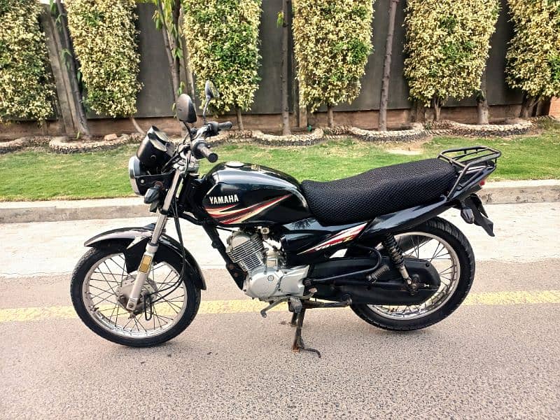 yamaha ybr Z  2017 end model total  original 26000 km driven only 1