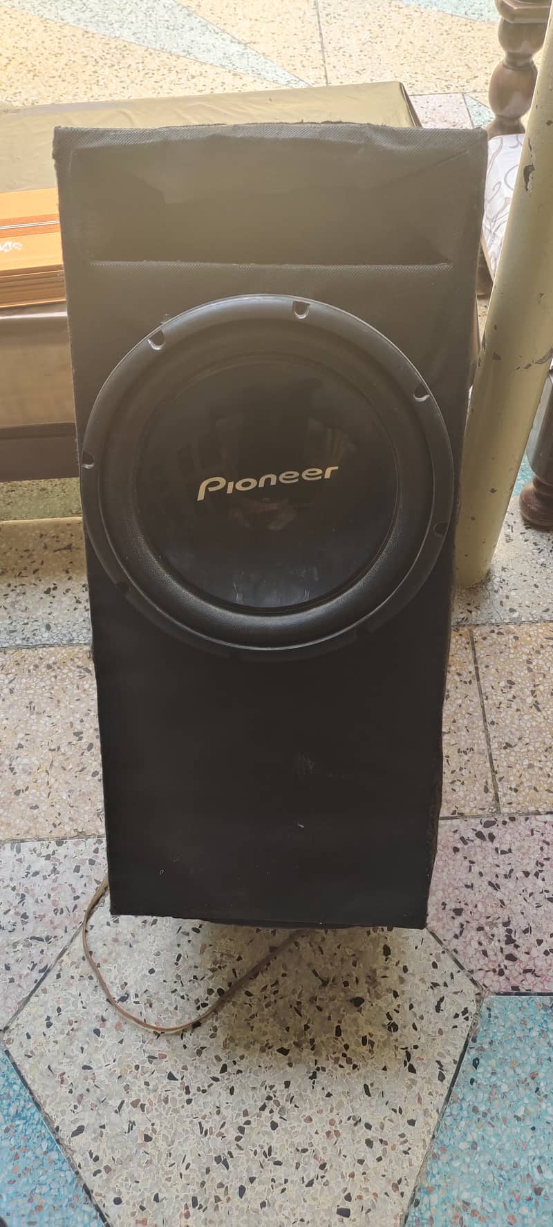 Base woofer and amplifier 1