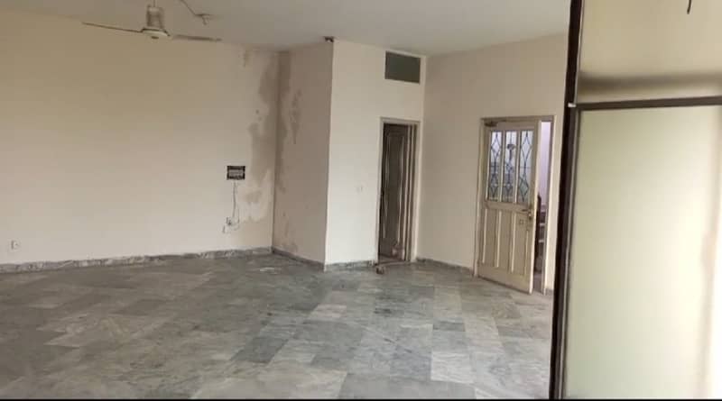 4 Marla 2nd Floor Office For Rent In DHA Phase 1,Block K, Lahore. 4