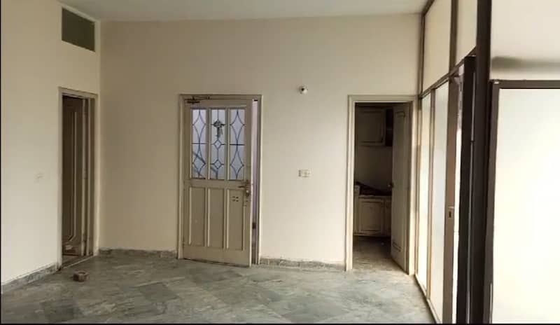 4 Marla 2nd Floor Office For Rent In DHA Phase 1,Block K, Lahore. 6