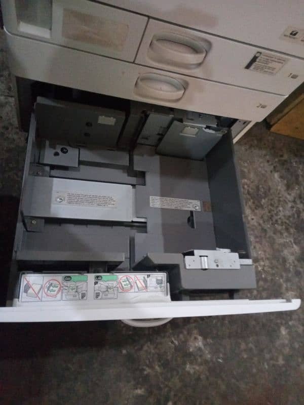 RICOH AtICIO MP C4502 9