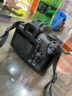 dslr canon EOS1300d 0