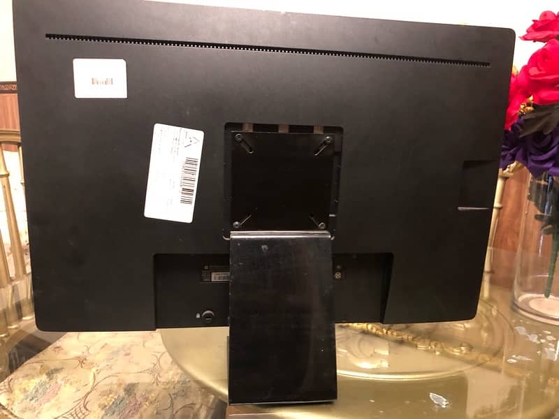 24 inch HP monitor with stand and power cable 4