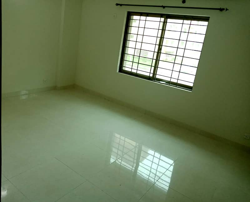 Don't miss out this beautiful apartment (For Rent) 3