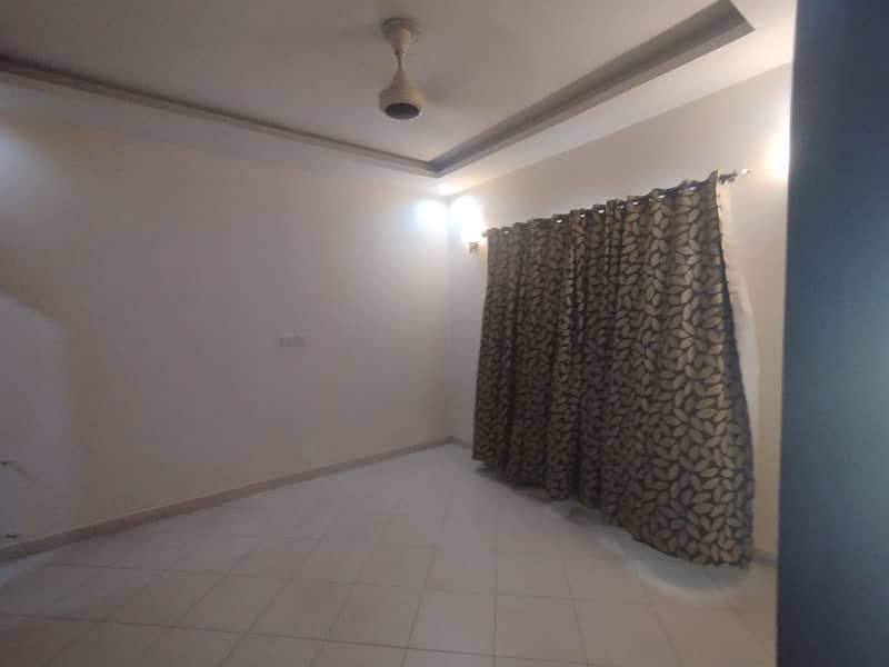 ONE BED AVAILABLE FOR RENT IN PHASE 8 7