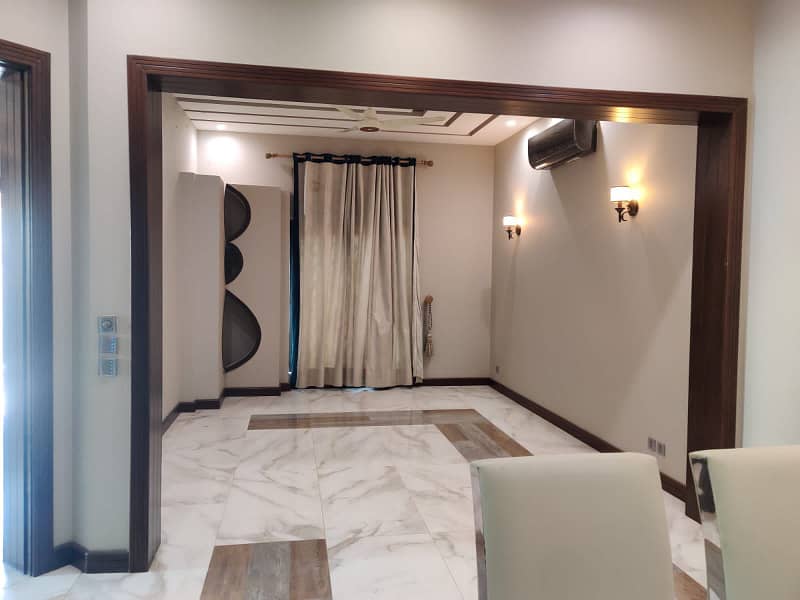 10 Marla Slightly Used House For Sale In Bahria Town - Janiper Block Bahria Town Canal Road Lahore 16