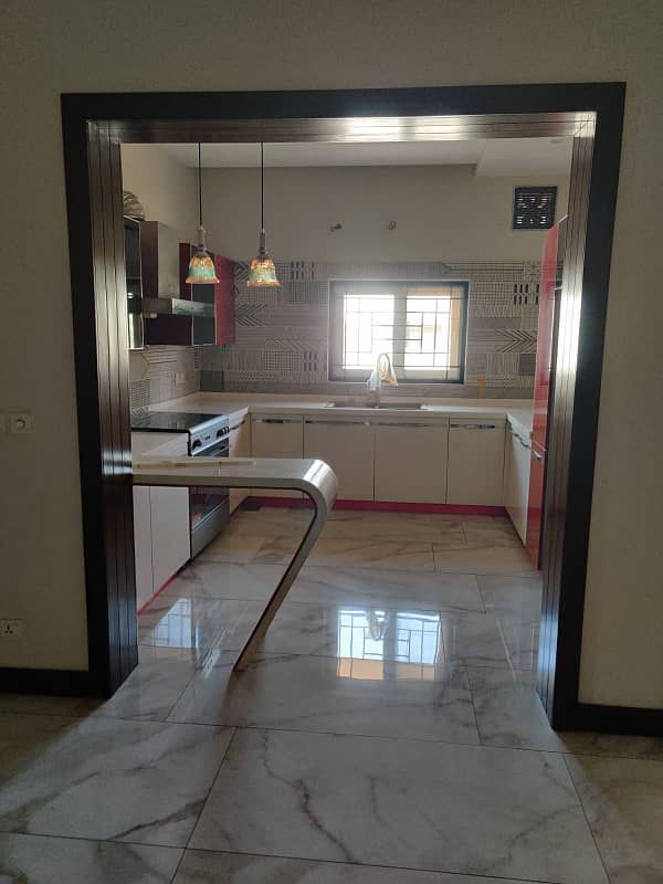 10 Marla Slightly Used House For Sale In Bahria Town - Janiper Block Bahria Town Canal Road Lahore 23