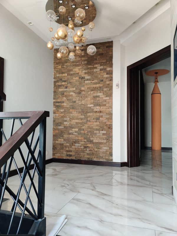 10 Marla Slightly Used House For Sale In Bahria Town - Janiper Block Bahria Town Canal Road Lahore 28