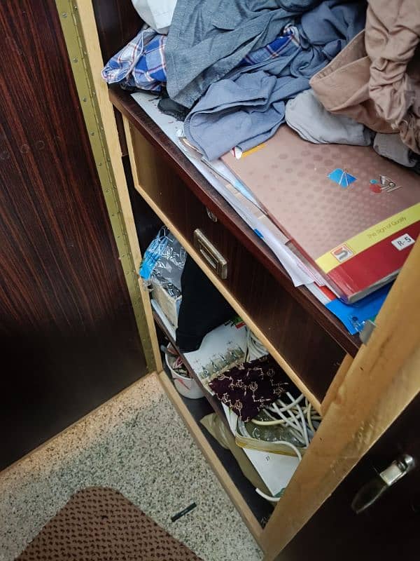 Big almari almirah wardrobe Cupboard for sale in best condition 4