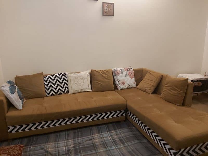 L SHAPED SOFA FOR SALE. . !!!!! 2