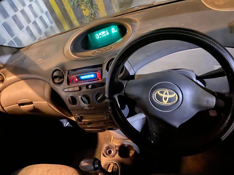 Toyota Vitz 2003/2006 5