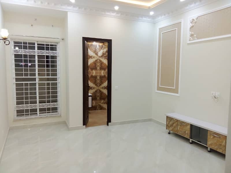 10 MARLA FULL BRAND NEW HOUSE AVAILABLE FOR RENT 10