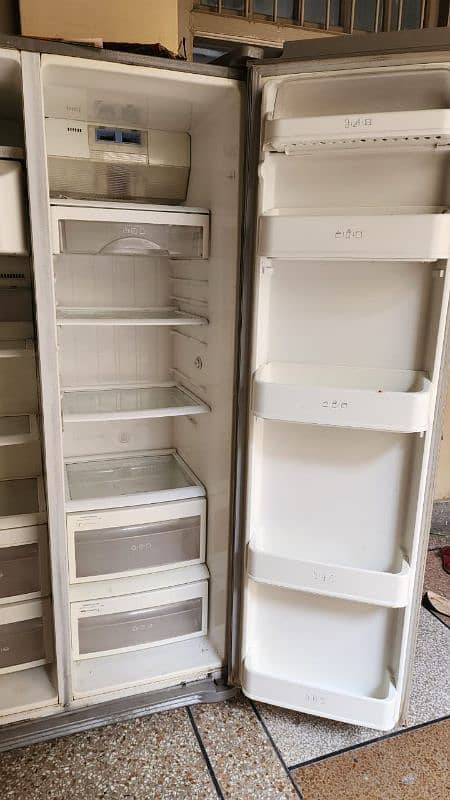 LG double door big size refrigerator Excellent working condition 1