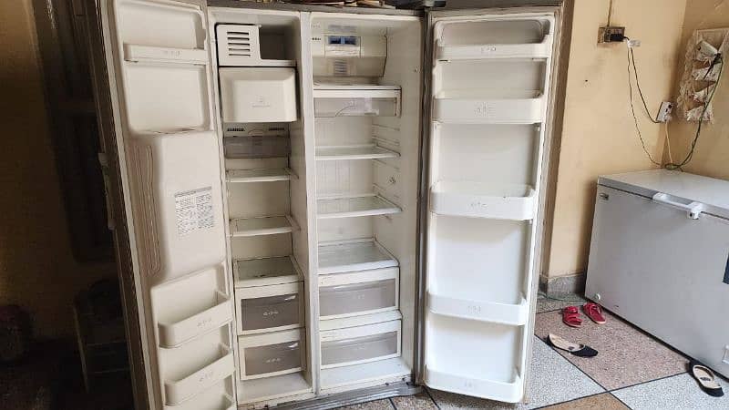 LG double door big size refrigerator Excellent working condition 2