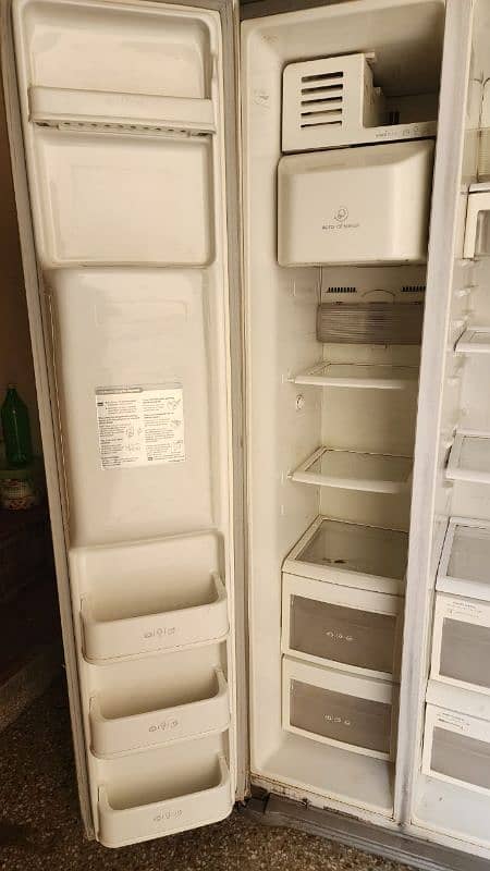 LG double door big size refrigerator Excellent working condition 3