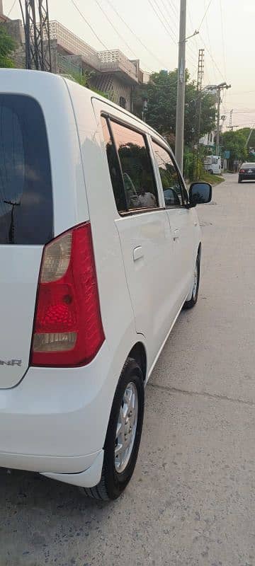 Suzuki Wagon R 2018 9