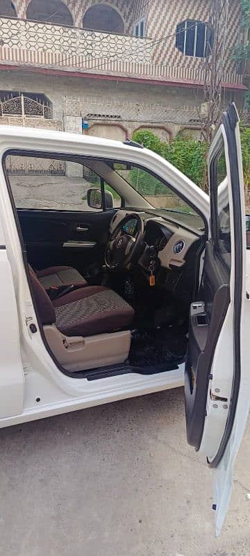 Suzuki Wagon R 2018 12