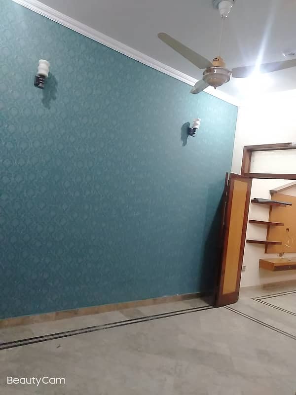 Vip beautiful 6 marla lower portion is available for rent in sabzazar lhr 3