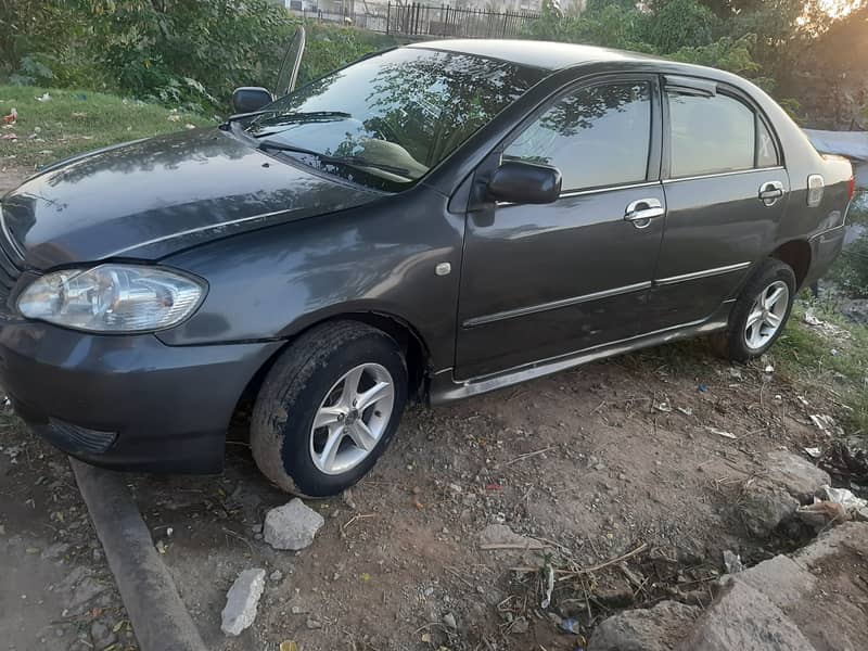 Toyota Corolla SE saloon 2004 1600 10