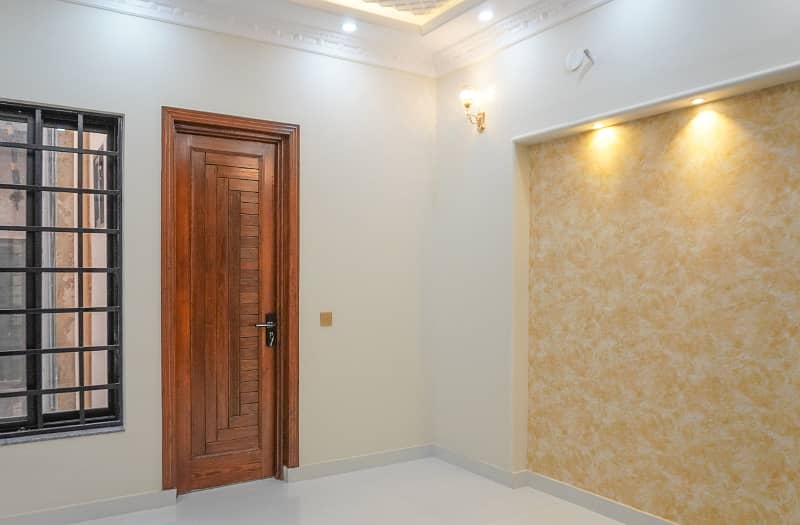 5 Marla Brand New Pair House Gas Available Near Canal Road And Emporium Mall Solid Construction Gated Area Near Park Market And Mosque 25