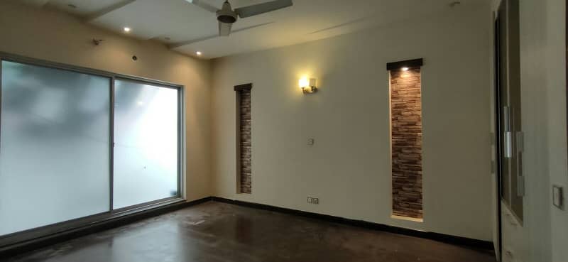 1 Kanal Fabulous Upper Portion On Top Location For Rent In DHA Phase 1 Lahore 12