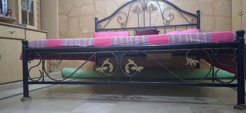 IRON BED IS FOR SALE 3