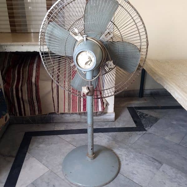 urgent sale fan 1