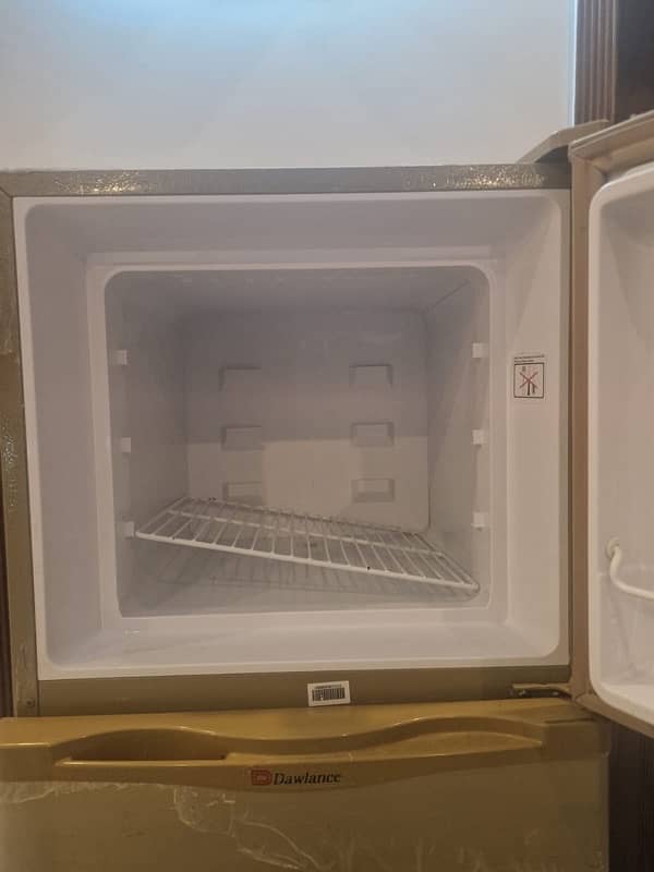 Dawlance 2 Doors Refrigerator Almost Brand New 3