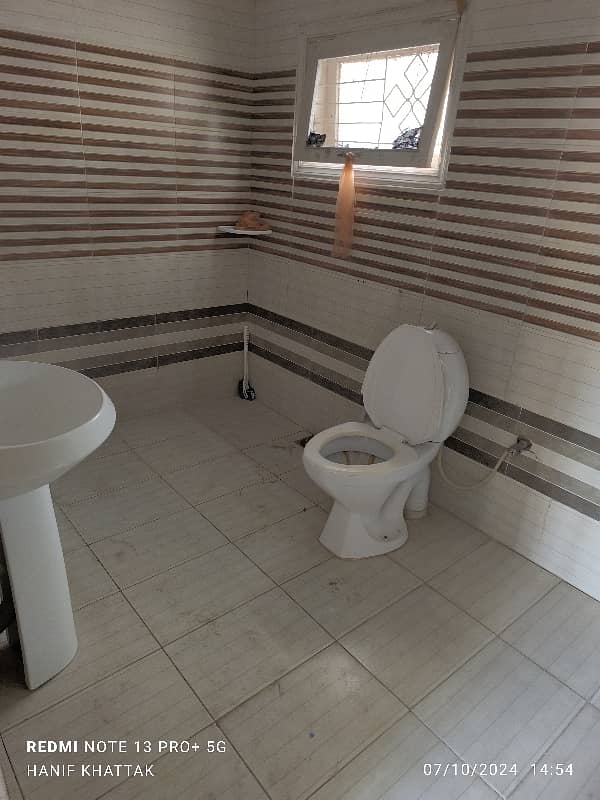 3 beds upper portion available for rent in G10 4