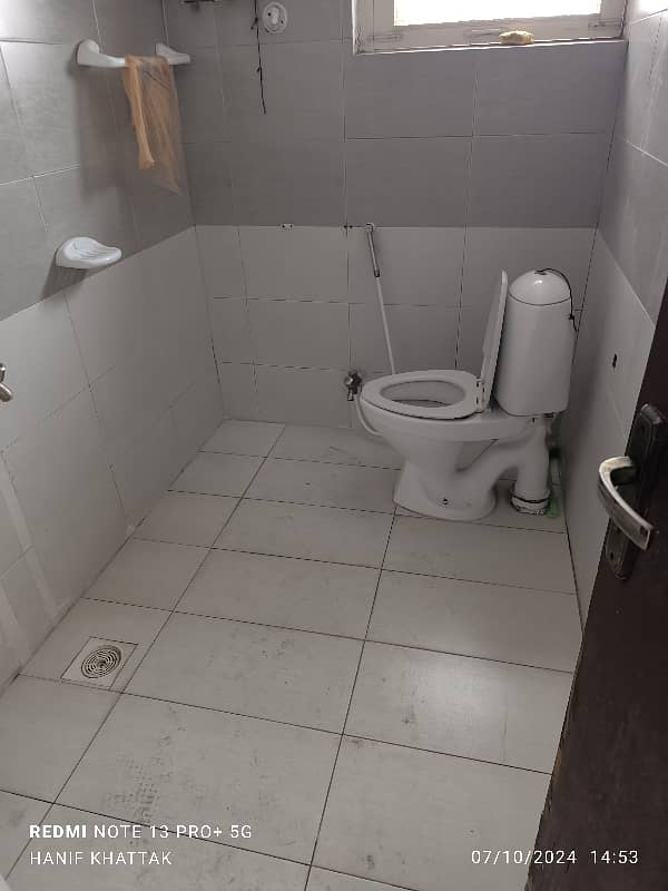 3 beds upper portion available for rent in G10 12