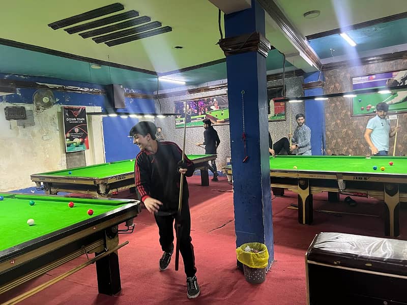 SNOOKER CLUB FOR SALE MAIN 150 FOOT ROAD IDEOL LOCATION 4