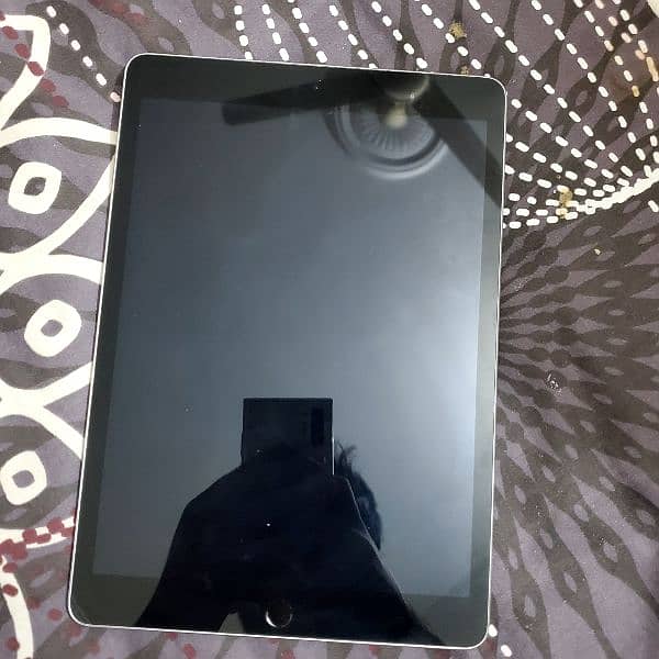 Ipad 9th generation with complete box 12