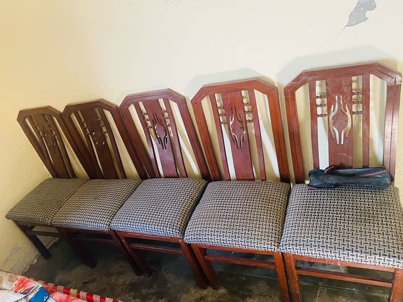 Dining table brand new  6 chairs 2