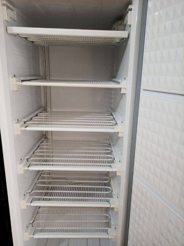 Dawlance vertical freezer 3