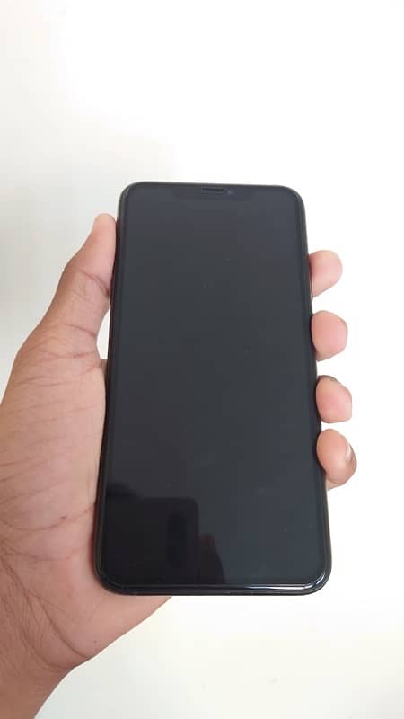 iphone 11 pro max ( NON PTA ) 1