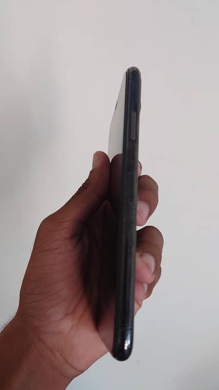 iphone 11 pro max ( NON PTA ) 5