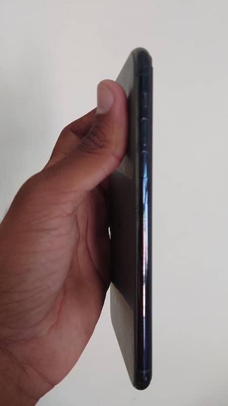 iphone 11 pro max ( NON PTA ) 7