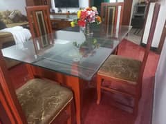 Dining table with 4 Chairs