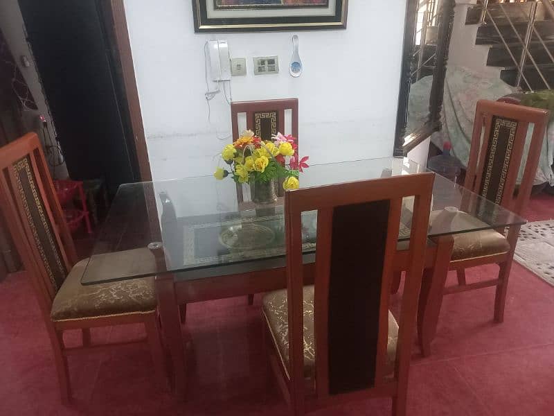 Dining table with 4 Chairs 3