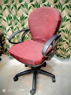 OFFICE CHAIR FOR SALE IN GOOD CONDITION 0