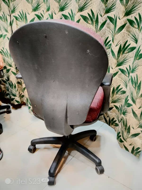 OFFICE CHAIR FOR SALE IN GOOD CONDITION 2