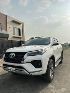 Toyota Fortuner V 2021