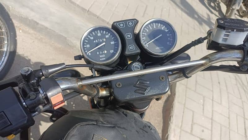 Suzuki GS 150 2