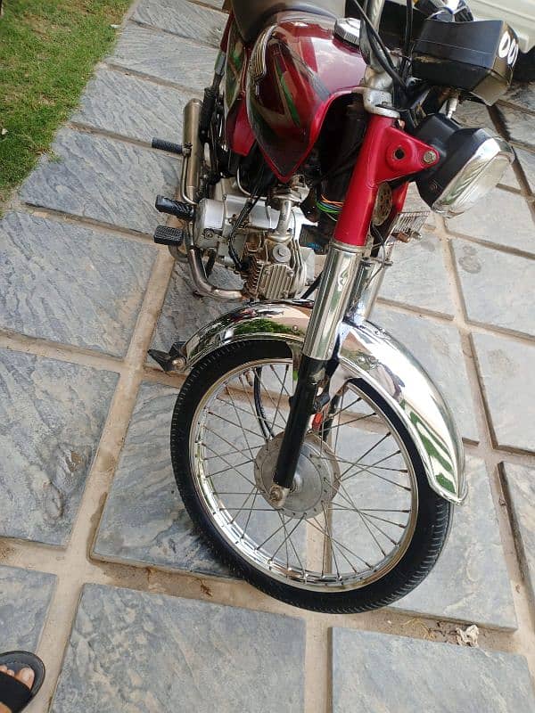 Honda CD 70 2016 model saf bike call kren 9/10 condition 6