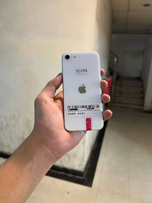 iPhone se 2nd generation (PTA Approved)128GB 2