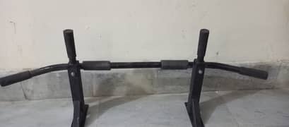 pull up bar in perfectly good condition