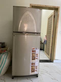 Dawlance refrigrator Full size new condition 0