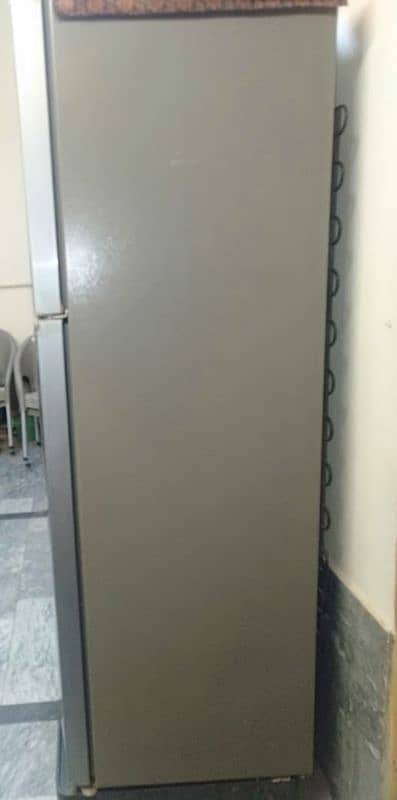 Refrigerator in Good Condition 1